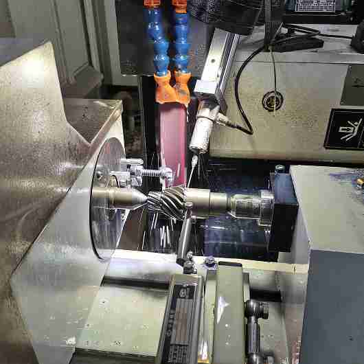 OD-grinding-external-cylindrical-grinding-gear-manufacturing-custom-gear-solutions-Belon